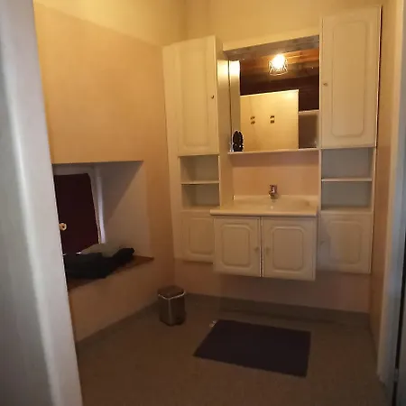 La Roche Cantin Apartment *